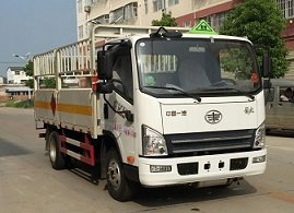 程力威牌CLW5045TQPC5型氣瓶運(yùn)輸車(chē)