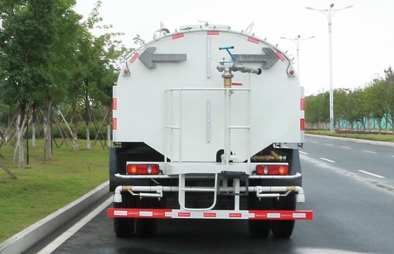 東風(fēng)天錦道路高壓清洗車