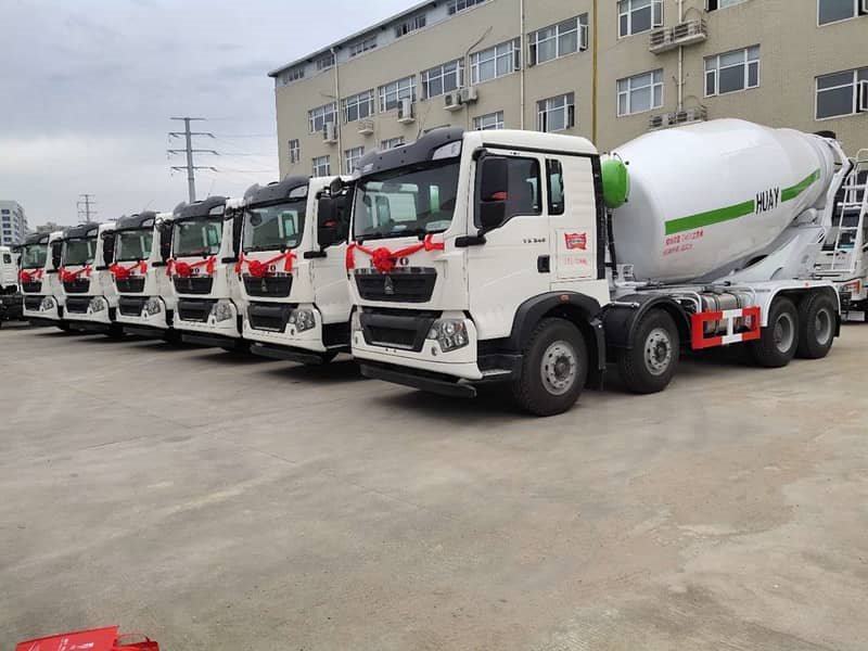 重汽10方輕量化混凝土攪拌運輸車