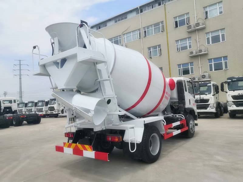 動(dòng)力好且性價(jià)比高的大運(yùn)6方混凝土攪拌車