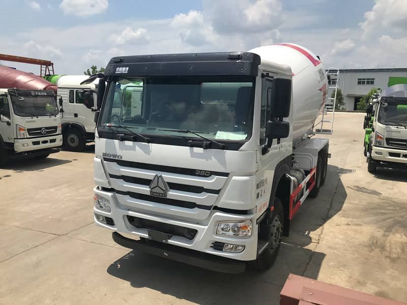 一線品牌豪沃380重載攪拌車