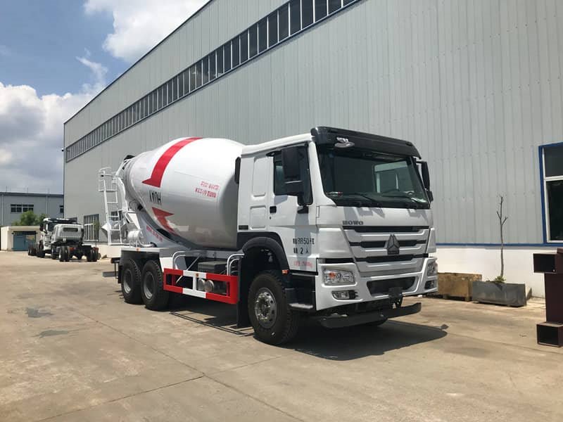 一線品牌豪沃380重載攪拌車
