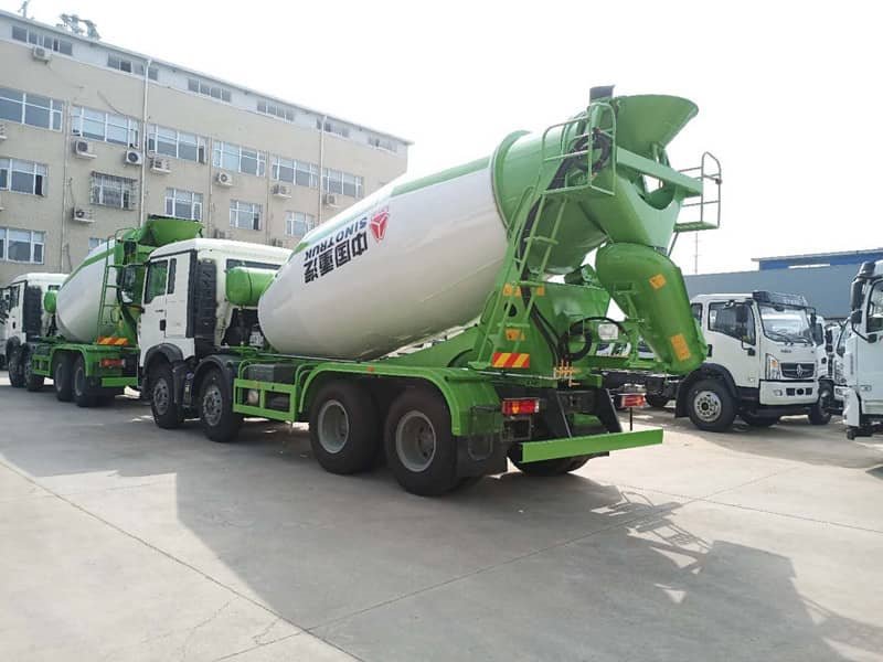 廠家直銷重汽豪沃TX水泥罐車