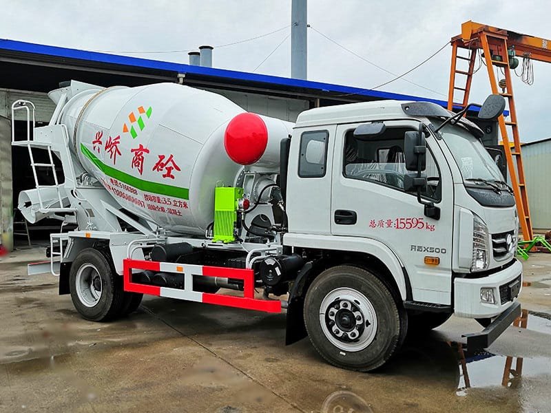 5方躍進小攪拌車現(xiàn)車很多多