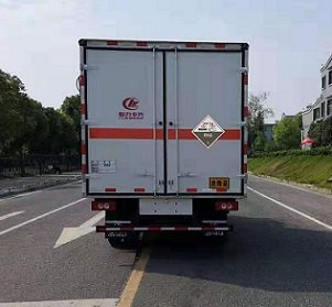程力威牌CLW5081XFWB6腐蝕性物品廂式運(yùn)輸車