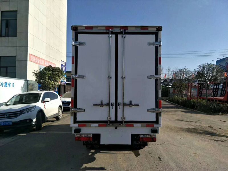 程力威牌CLW5030XLC6冷藏車(chē)