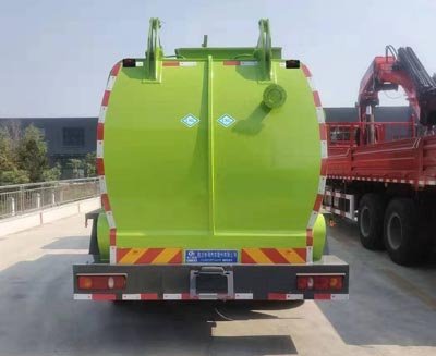程力威牌CLW5120TCACF6餐廚垃圾車
