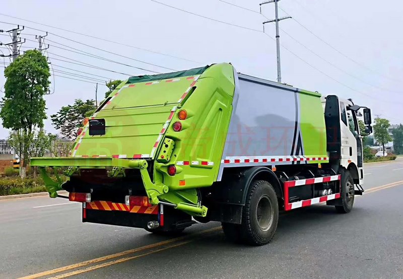 程力威牌CLW5180ZYSC6壓縮式垃圾車