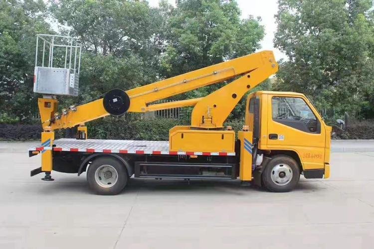 多功能高空作業(yè)車
