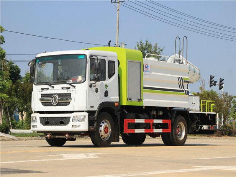 東風(fēng)小多利卡8方霧炮車 知名品牌 性能強(qiáng)