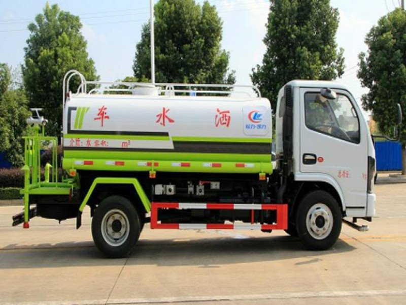 東風(fēng)國(guó)六環(huán)衛(wèi)灑水車(chē)價(jià)格10萬(wàn)上下