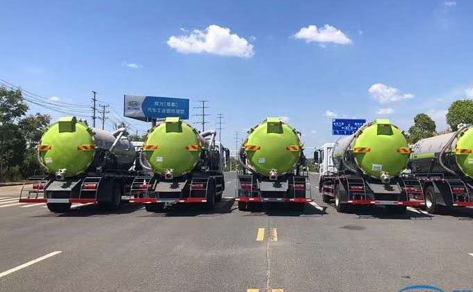 國六13方東風(fēng)多利卡吸污車