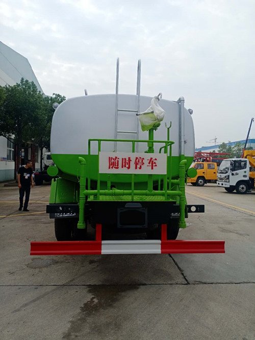 國六東風(fēng)華神F5駕駛室灑水車