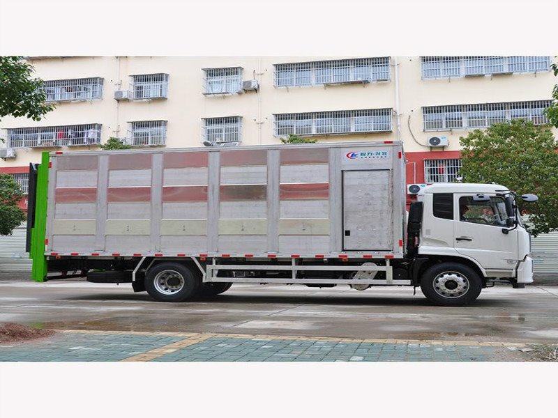 東風(fēng)天錦活豬運輸車現(xiàn)車現(xiàn)賣
