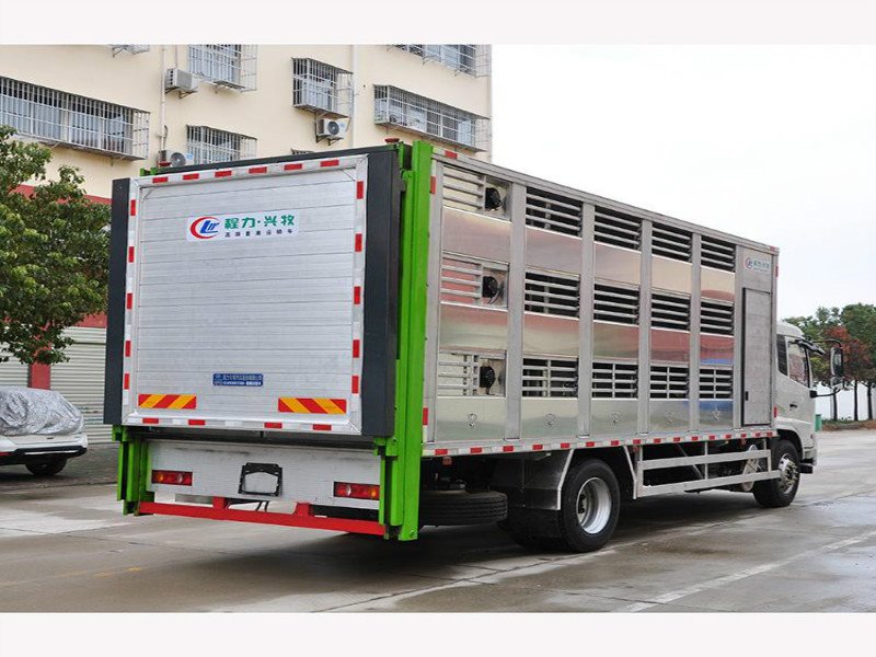 東風(fēng)天錦活豬運輸車現(xiàn)車現(xiàn)賣
