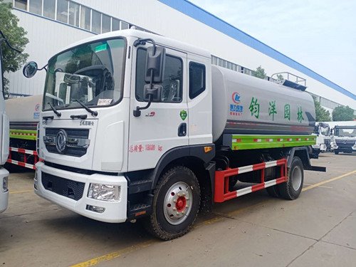國六東風(fēng)多利卡噴霧灑水車
