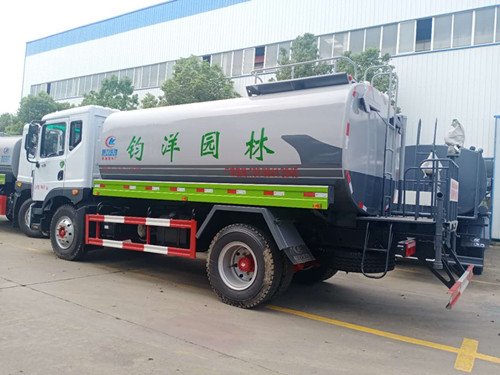 國六東風(fēng)多利卡噴霧灑水車