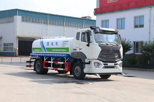 中國(guó)重汽豪瀚13噸綠葉牌灑水車