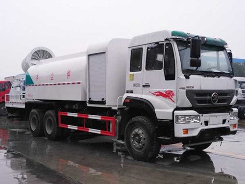 程力專汽東風(fēng)御龍VP15后雙橋多功能噴霧抑塵車