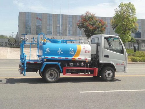 程力國六凱馬2方綠化噴霧灑水車價(jià)錢多少灑水車