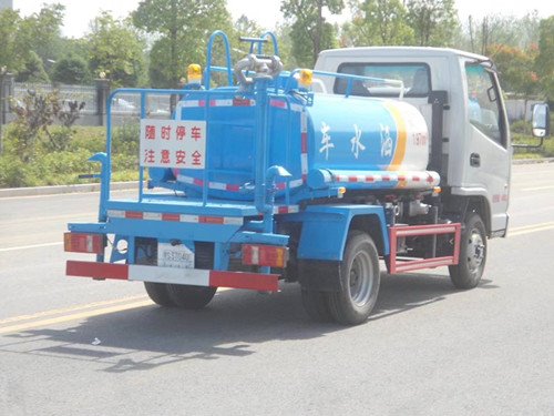 程力國六凱馬2方綠化噴霧灑水車價(jià)錢多少灑水車