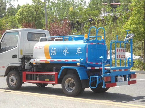 程力國六凱馬2方綠化噴霧灑水車價(jià)錢多少灑水車