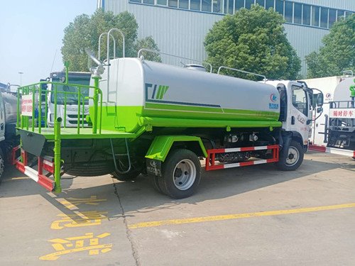程力股份有限公司一汽解放噴霧灑水車
