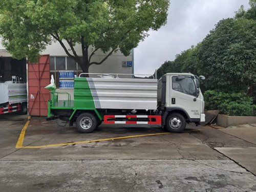 國(guó)六5噸藍(lán)牌小福田多功能抑塵車