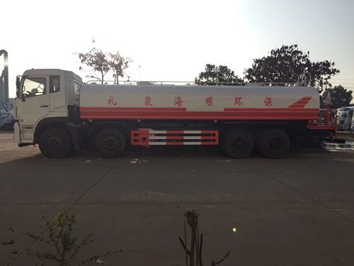 程力威20噸東風(fēng)天龍?jiān)瓘S底盤綠化灑水車