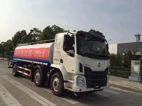 柳汽乘龍原裝專用底盤灑水車