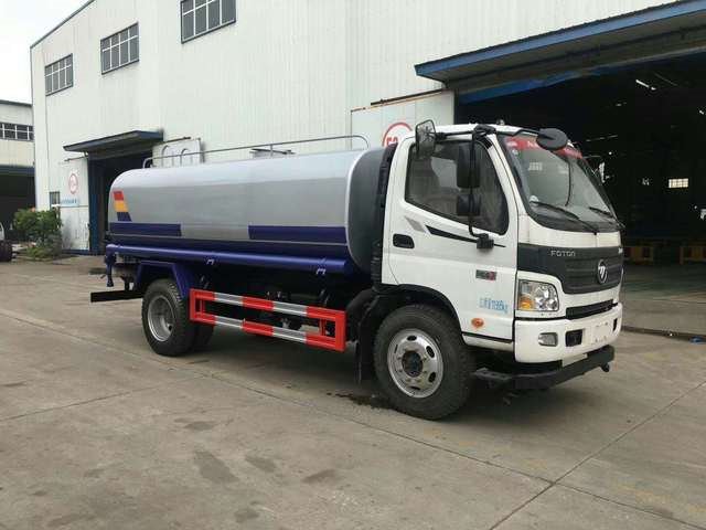 福田歐馬可系列新款駕駛室噴霧灑水車