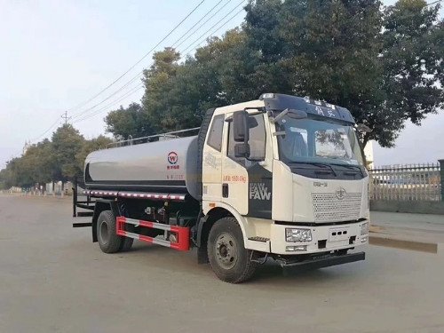 一汽解放原裝專用底盤灑水車