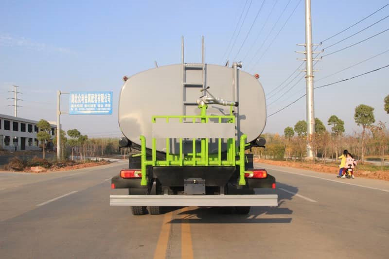程力環(huán)衛(wèi)灑水車水泵的相關(guān)操作步驟