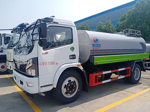 東風福瑞卡D7系列新款駕駛室灑水車