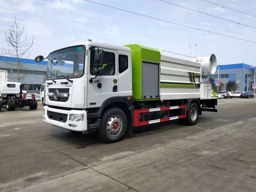 程力威東風(fēng)D9 軸距3950mm/4500mm多功能抑塵車