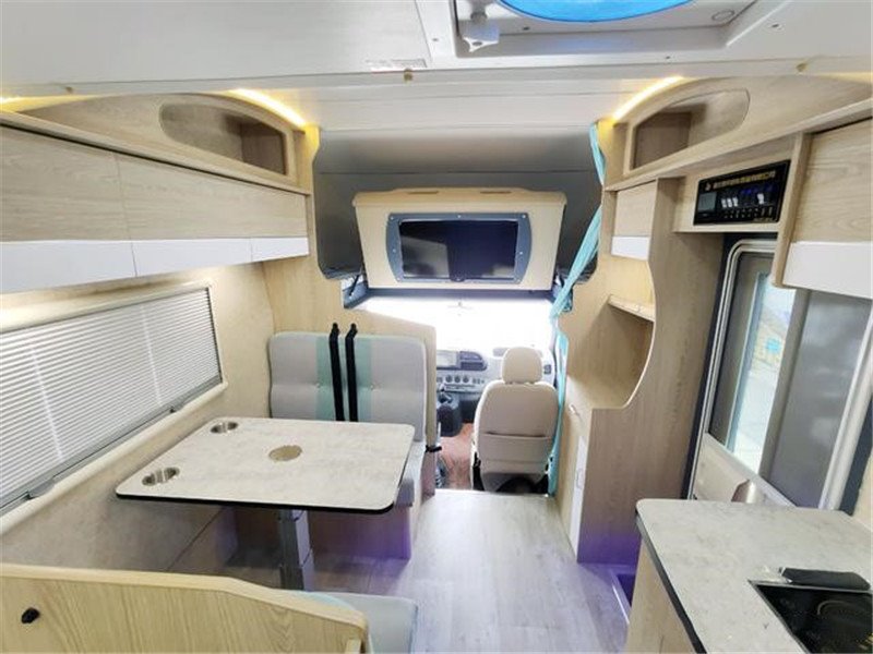 買房車就選性價(jià)高的江鈴特順C型房車