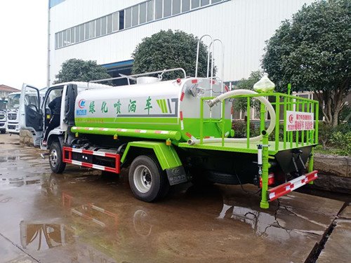 東風(fēng)小福瑞卡D6系列新款駕駛室3308mm軸距抑塵車