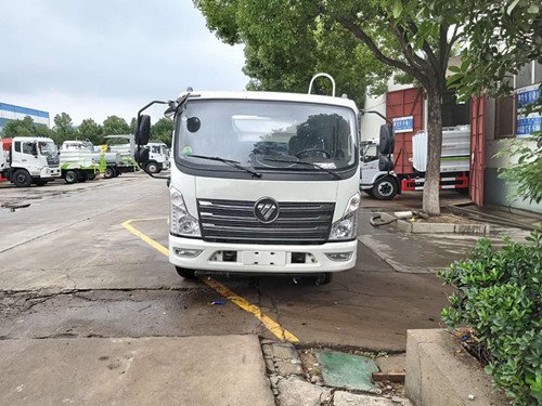 國(guó)六5噸藍(lán)牌小福田多功能抑塵車