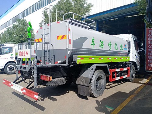 國六東風專底D3噴霧灑水車
