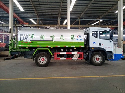 程力專汽東風(fēng)多利卡?12噸綠化灑水車