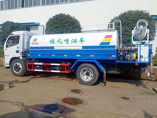東風(fēng)福瑞卡8噸-9.2噸灑水車