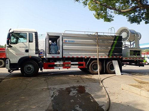 程力專汽重汽豪沃后雙橋噴霧抑塵車