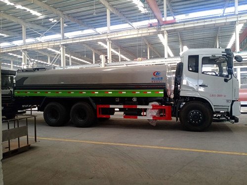 ?東風專用底盤后雙橋20噸灑水車