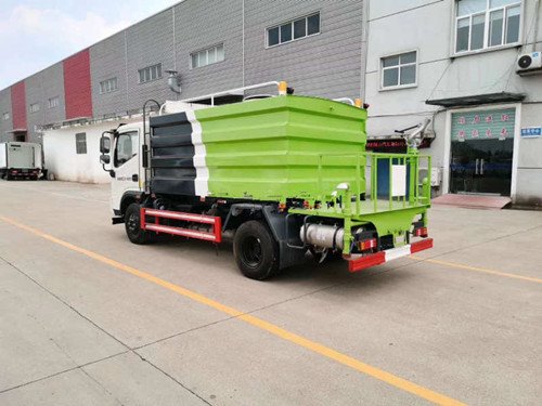 時(shí)代風(fēng)馳系列新款駕駛室  3800mm軸距抑塵車