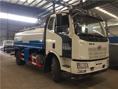 一汽解放灑水車發(fā)動(dòng)機(jī)三漏怎么解決價(jià)錢灑水車