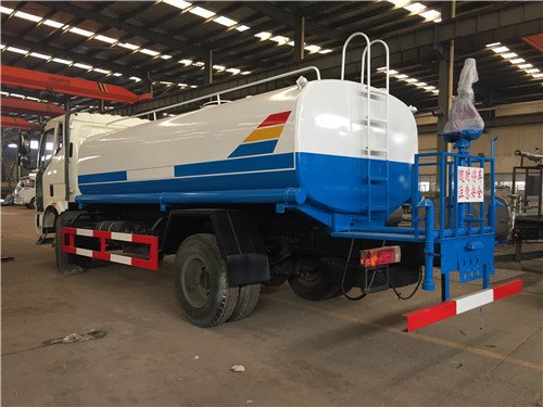 程力一汽解放灑水車價(jià)錢發(fā)動(dòng)機(jī)三漏怎么解決灑水車