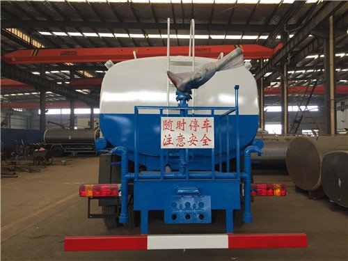 程力一汽解放灑水車價(jià)錢發(fā)動(dòng)機(jī)三漏怎么解決灑水車