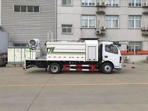 東風(fēng)凱特普系列新款駕駛室 3800mm軸距多功能抑塵車