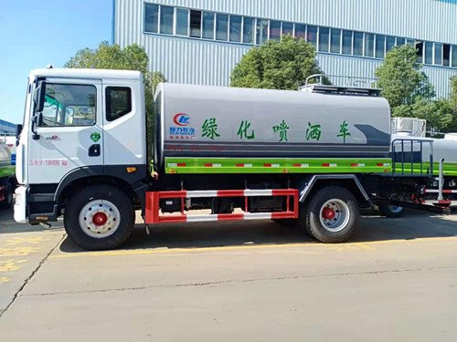 東風(fēng)多利卡灑水車參數(shù)專用汽車欄目灑水車