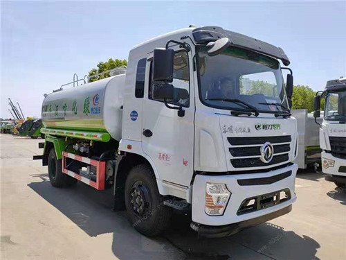 東風(fēng)專用底盤國六新款駕駛室3950mm軸距灑水車